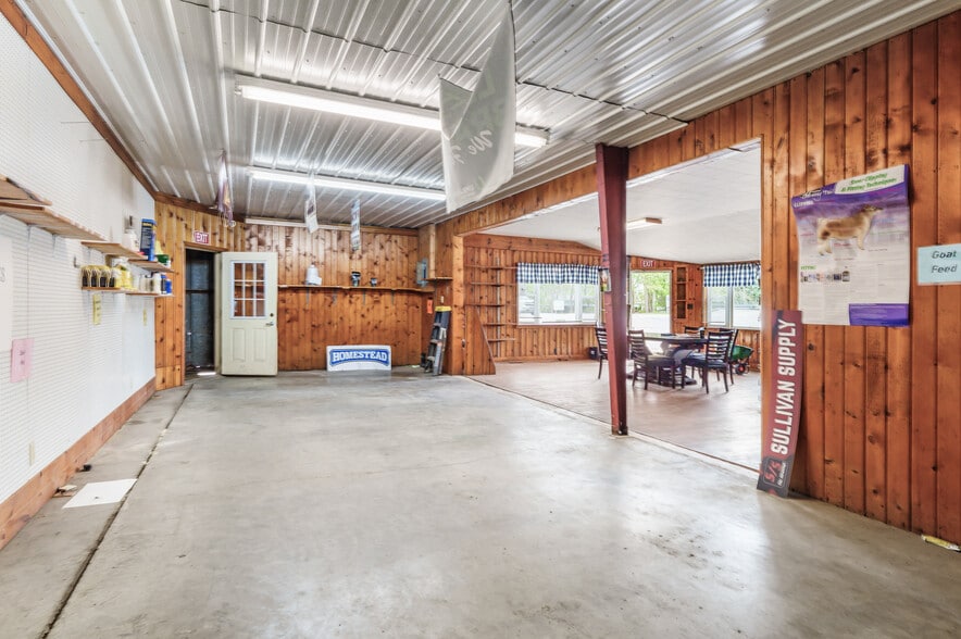 More Photos Of 10199 S Wayne Rd, Warren Showroom For Sale
