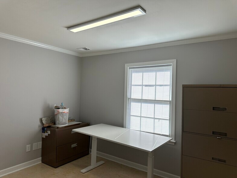 More Photos Of 1027 S Yates Rd, Memphis Office For Lease