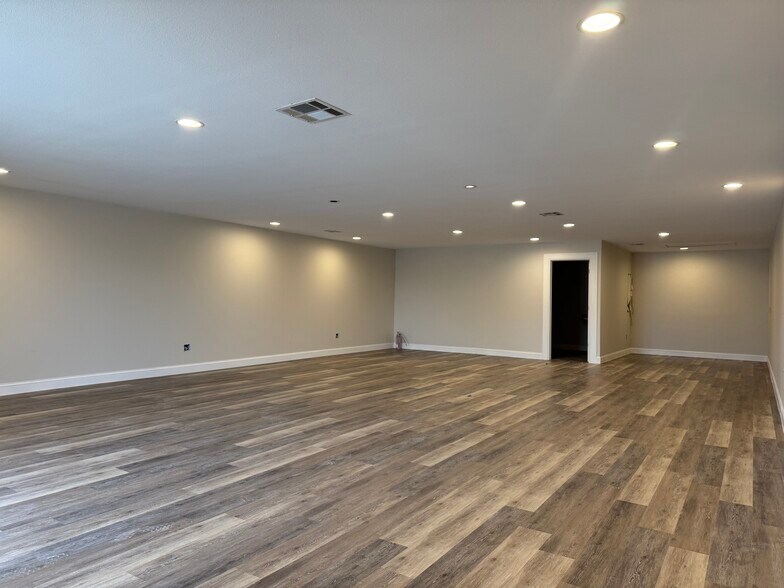 More Photos Of 719 E 141st St, Glenpool Storefront Retail Office For Lease