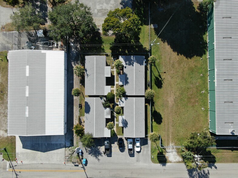 More Photos Of 40 Willis Rd, North Fort Myers Apartments For Sale