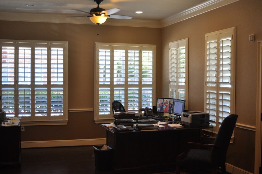 More Photos Of 7 Grogans Park Dr, Spring Loft Creative Space For Lease