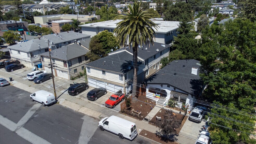 More Photos Of 217 Alden St, Redwood City Apartments For Sale