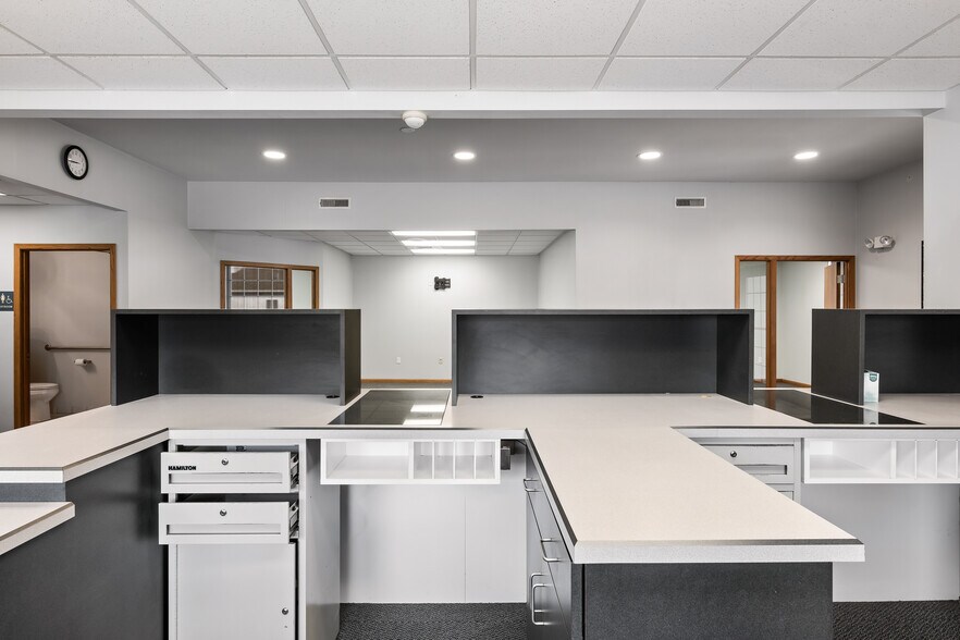 More Photos Of 102 S Woodward St, Brandon Service Station For Sale