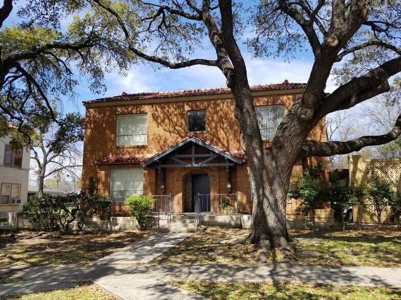 More Photos Of 1635 W Mulberry Ave, San Antonio Apartments For Sale
