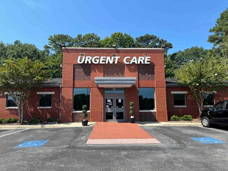 Primary Photo Of 1664 Forestdale Blvd, Birmingham Medical For Sale