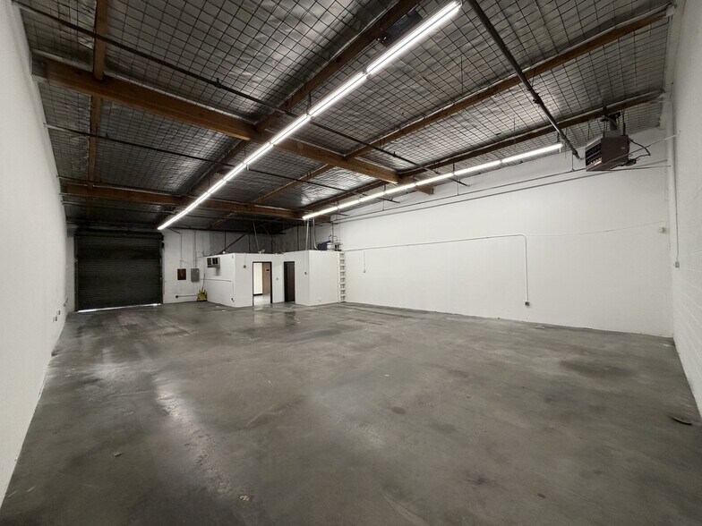 More Photos Of 380 W Martin Luther King Blvd, Los Angeles Warehouse For Lease