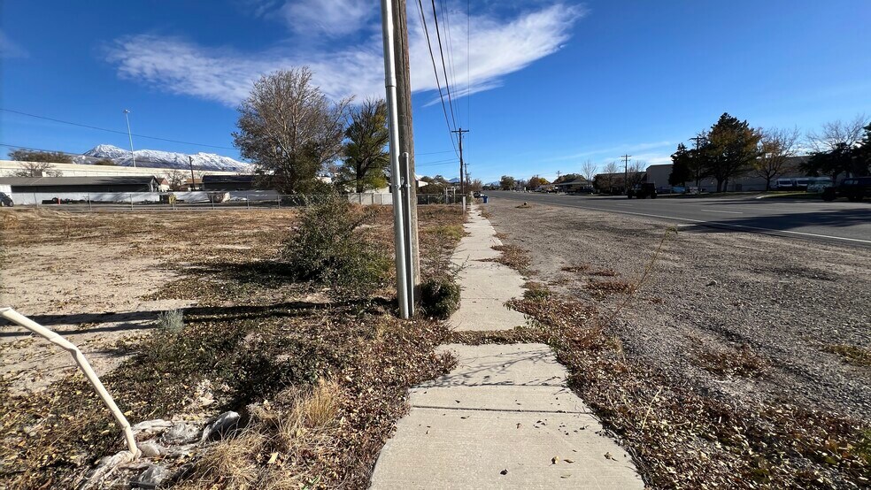 More Photos Of 830-850 W State St, Lehi Land For Lease