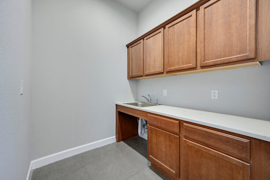 More Photos Of 1101 Satellite Vw, Round Rock Medical For Lease