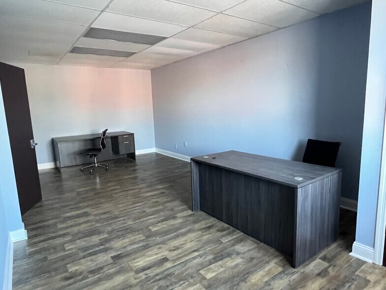 More Photos Of 26 N Broadway, Schenectady Office For Sale