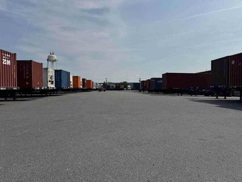 More Photos Of 207-215 Avenue L, Newark Land For Lease