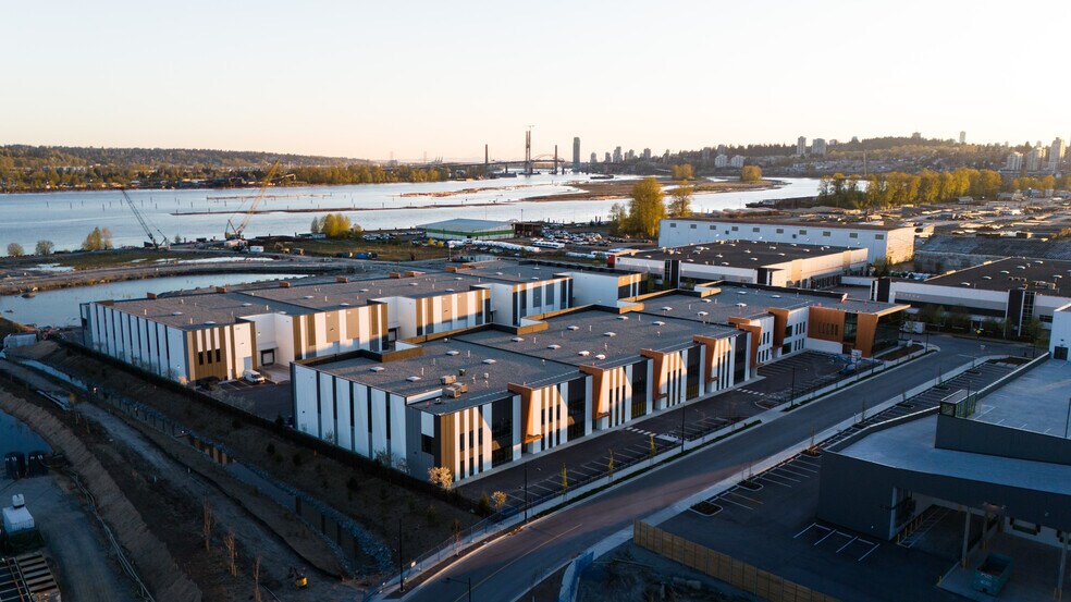 More Photos Of 7 King Edward St, Coquitlam Warehouse For Lease