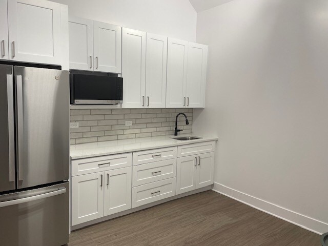 More Photos Of 2839 N Milwaukee Ave, Chicago Storefront Retail Office For Lease