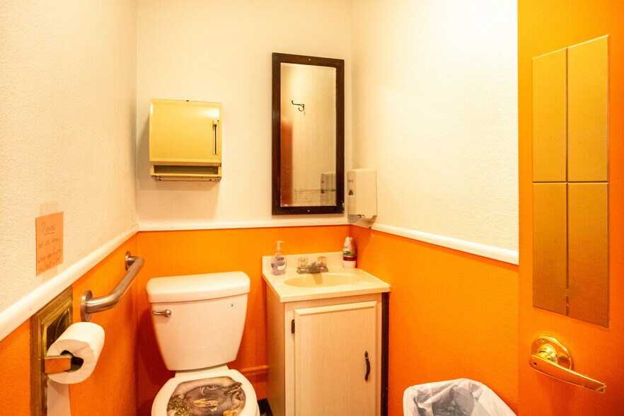 More Photos Of 4940 Tennessee Ave, Chloride Convenience Store For Sale