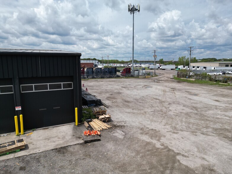 More Photos Of 17735 Chappel Ave, Lansing Industrial For Sale