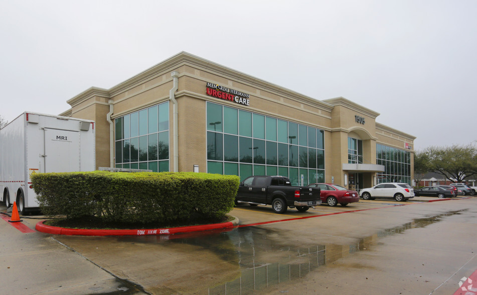 Primary Photo Of 1505 E Winding Way Dr, Friendswood Medical For Lease