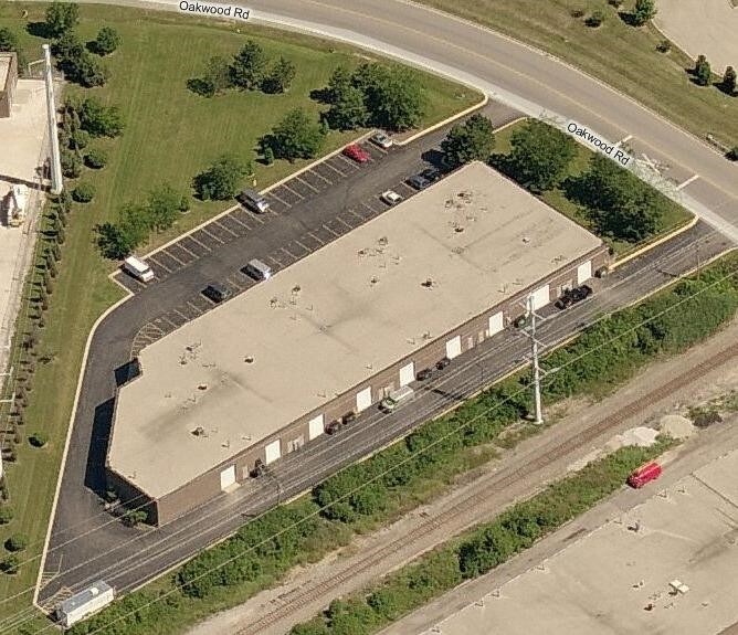 More Photos Of 805-815 Oakwood Rd, Lake Zurich Warehouse For Sale