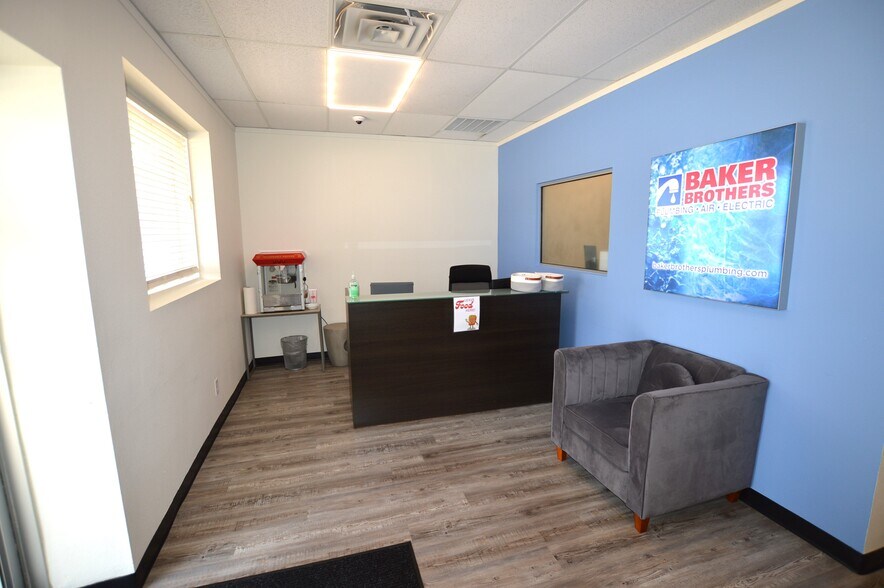 More Photos Of 202 W Davis St, Mesquite Office For Sale