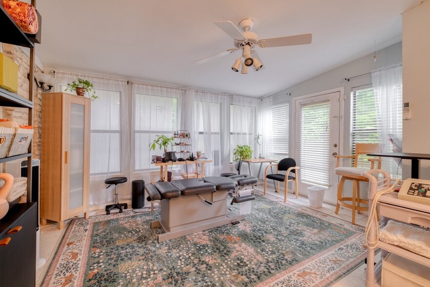 More Photos Of 13803 Ann Pl, Austin Office For Sale