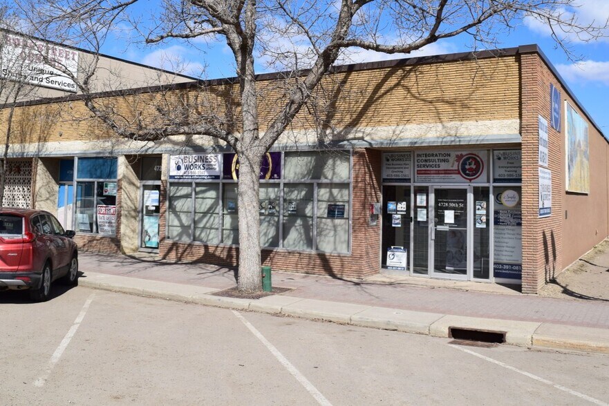 More Photos Of 4730 50 St, Red Deer Storefront Retail Office For Sale