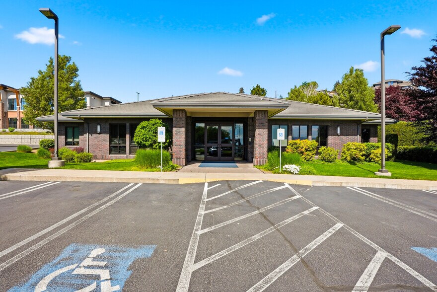 Primary Photo Of 925 Triple Crown Ave, Yakima Office For Sale