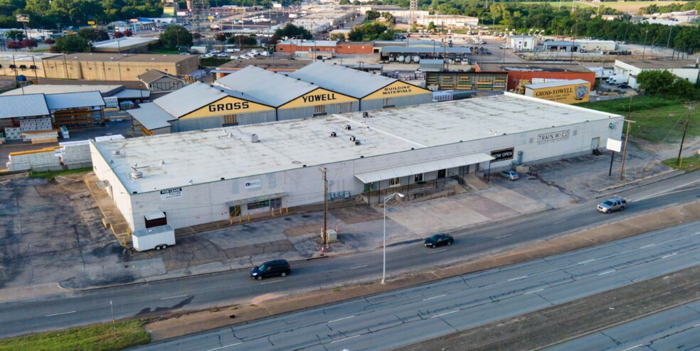 Primary Photo Of 300 S Valley Mills Dr, Waco Warehouse For Lease