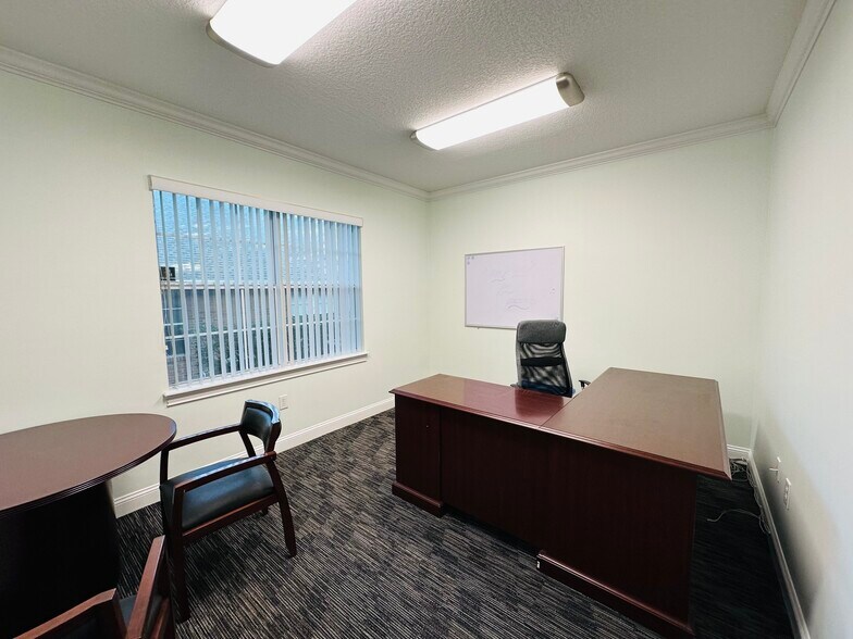 More Photos Of 6817 Southpoint Pky, Jacksonville Office For Lease