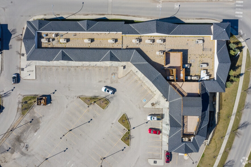 More Photos Of 200 Southridge Rd, Okotoks Storefront For Lease