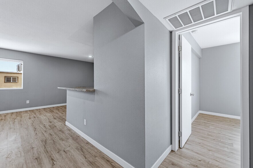 More Photos Of 521 Calcaterra Cir, Las Vegas Apartments For Sale