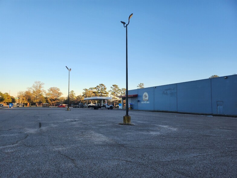 More Photos Of 10553 Homestead Rd, Houston General Retail For Sale
