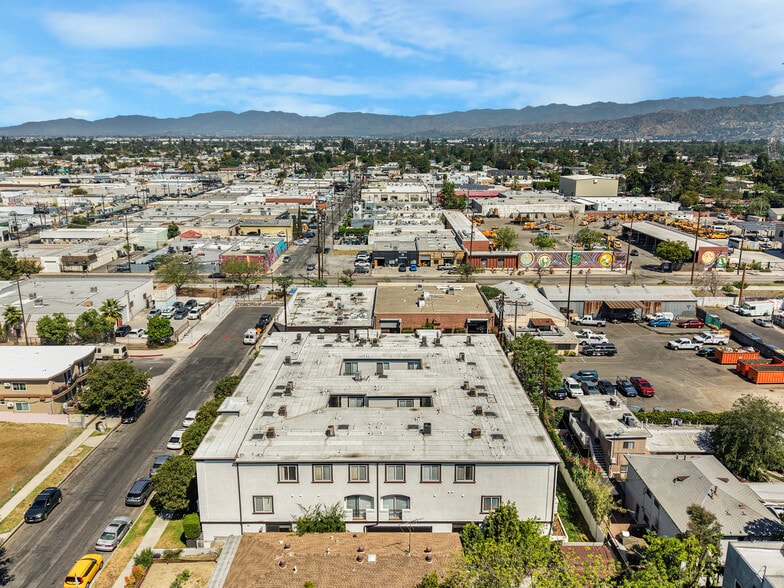 More Photos Of 5330 Satsuma Ave, North Hollywood Apartments For Sale