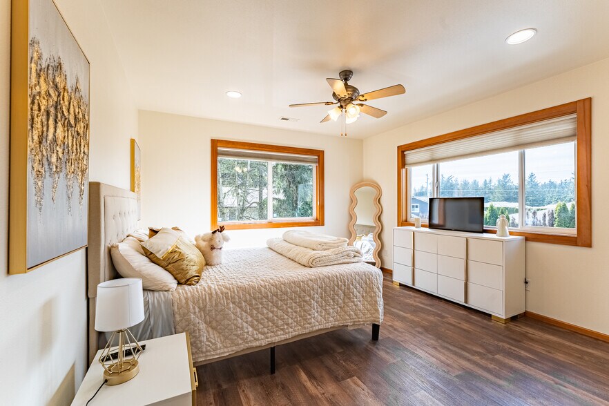 More Photos Of 914 Citadel Dr, Everson Office Residential For Sale