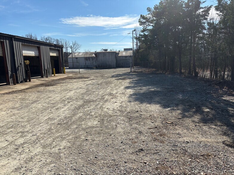 More Photos Of 2846 Sparta Ave, Charlotte Warehouse For Lease