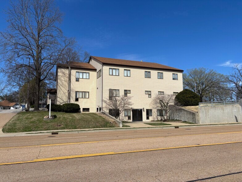 Primary Photo Of 531 Vandalia St, Collinsville Office For Sale