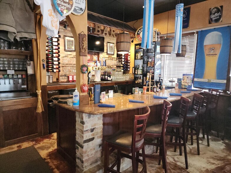 More Photos Of 111 W Olympia Ave, Punta Gorda Restaurant For Sale