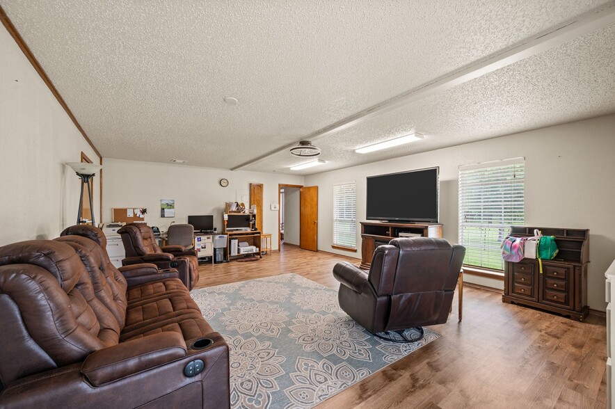More Photos Of 981 Witherspoon Way, Flower Mound Industrial For Sale