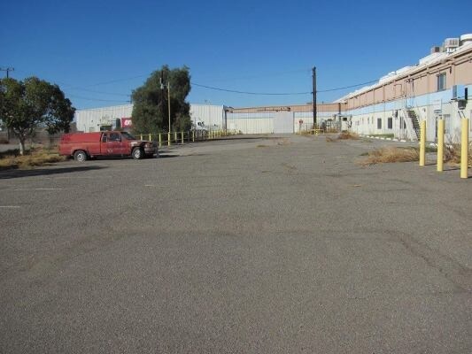 More Photos Of 120 E Ross Ave, El Centro Warehouse For Lease