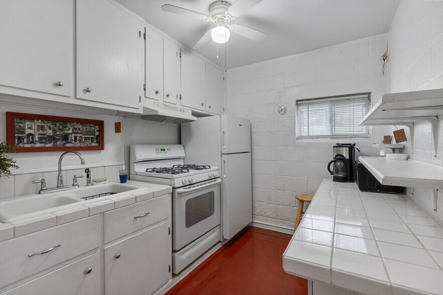 More Photos Of 736 Texas Palmyra Hwy, White Mills Storefront Retail Residential For Sale