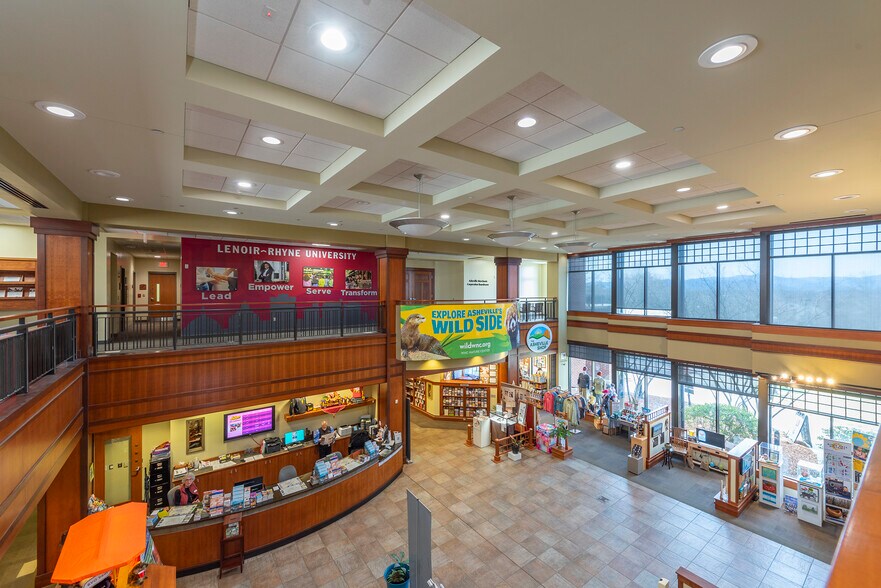 More Photos Of 36 Montford Ave, Asheville Office For Sale