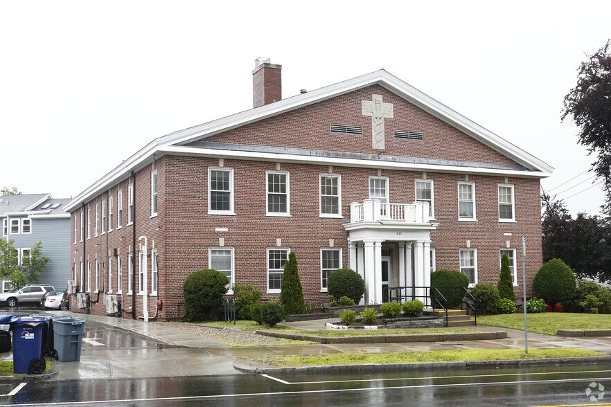 Primary Photo Of 697 Cambridge St, Brighton Medical For Lease