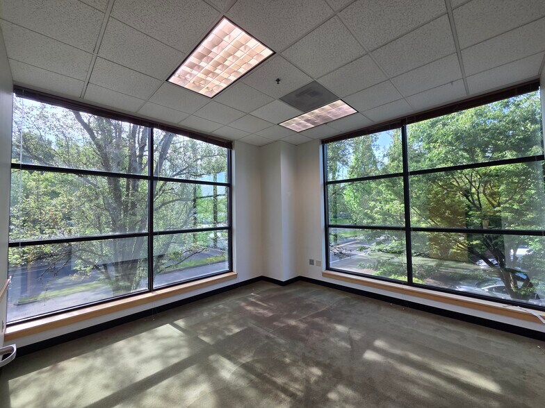 More Photos Of 8050 SW Warm Springs St, Tualatin Medical For Lease