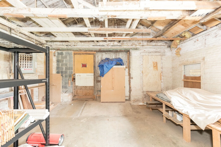 More Photos Of 1340 W Main St, Wytheville Loft Creative Space For Sale
