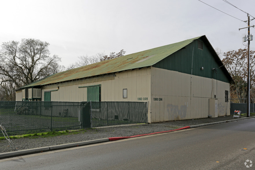 Primary Photo Of 1060 Oak Ave, Woodland Warehouse For Sale