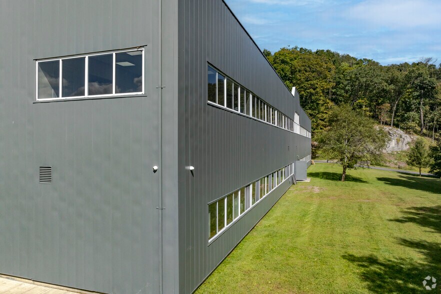 More Photos Of 243-247 Route 100, Somers Township Unknown For Lease