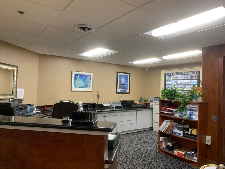More Photos Of 15426 70th Ct, Orland Park Light Distribution For Sale