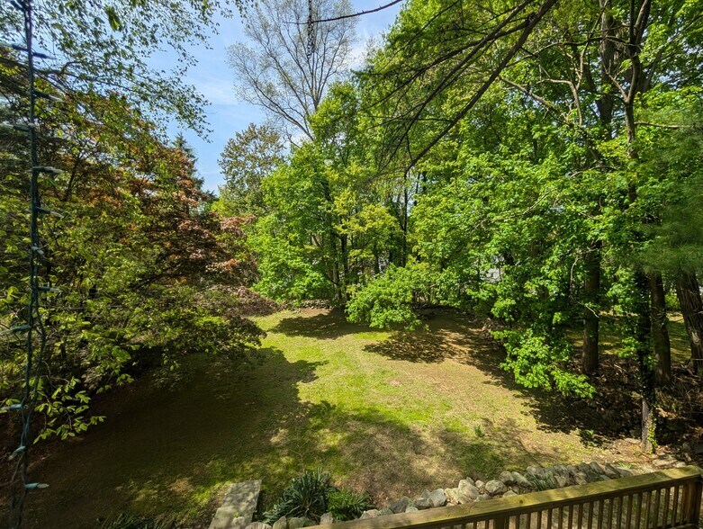 More Photos Of 47 Hollow Tree Ridge Rd, Darien Apartments For Sale