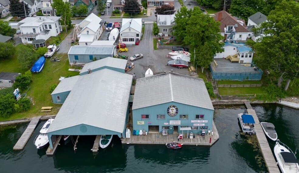 More Photos Of 16 Bethune St, Alexandria Bay Marina For Sale