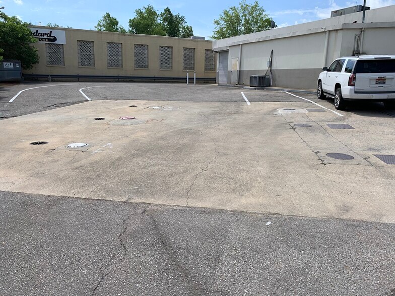 More Photos Of 7700 Parkway Dr, Leeds Convenience Store For Sale