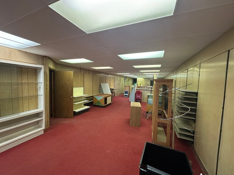 More Photos Of 519 Mill St, Danville General Retail For Sale