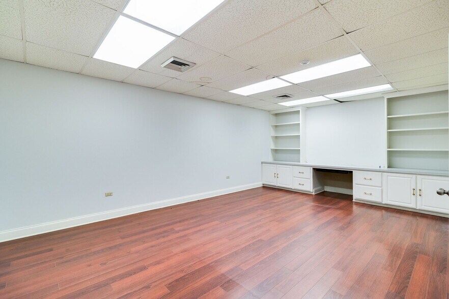 More Photos Of 223 S Main St, Opelousas Office For Sale