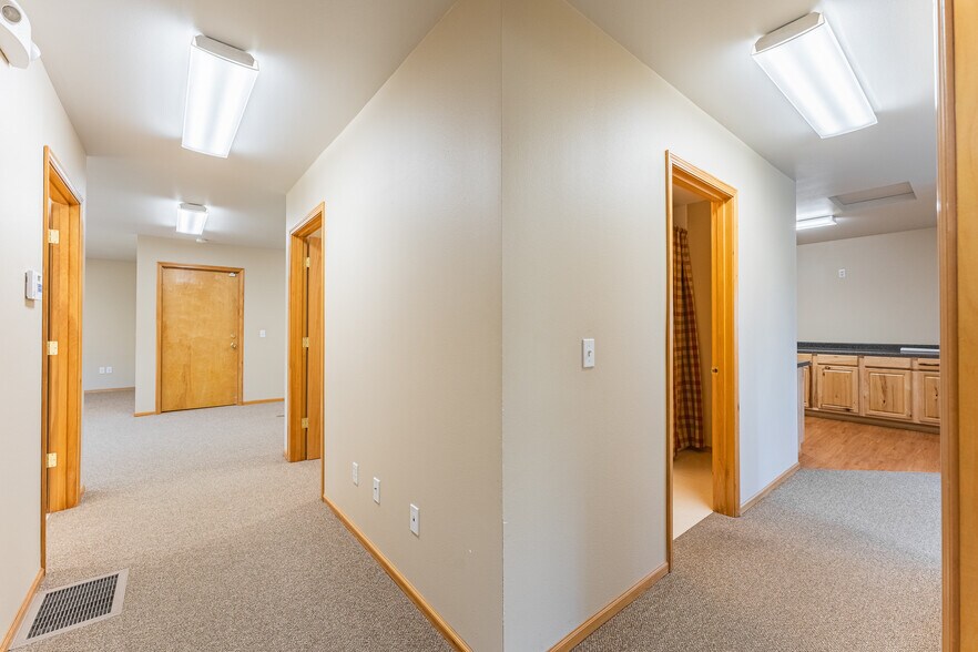 More Photos Of 914 Citadel Dr, Everson Office Residential For Lease